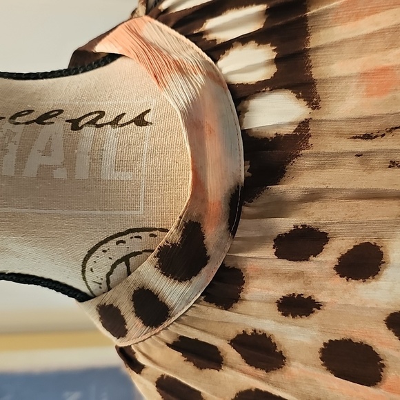 Colorful and Head-Turning Animal Print Halter Dress - Picture 3 of 16